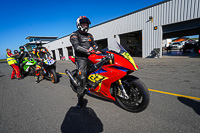 anglesey-no-limits-trackday;anglesey-photographs;anglesey-trackday-photographs;enduro-digital-images;event-digital-images;eventdigitalimages;no-limits-trackdays;peter-wileman-photography;racing-digital-images;trac-mon;trackday-digital-images;trackday-photos;ty-croes